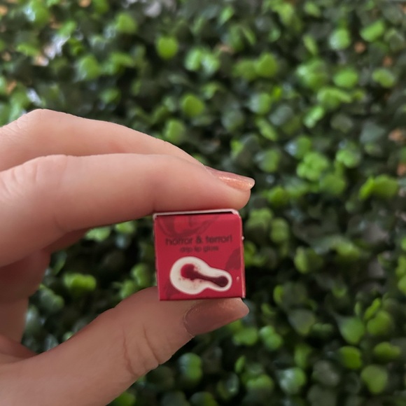 MELT Cosmetics Universal Monsters - Horror & Terror lip gloss 🩸 - Picture 2 of 3